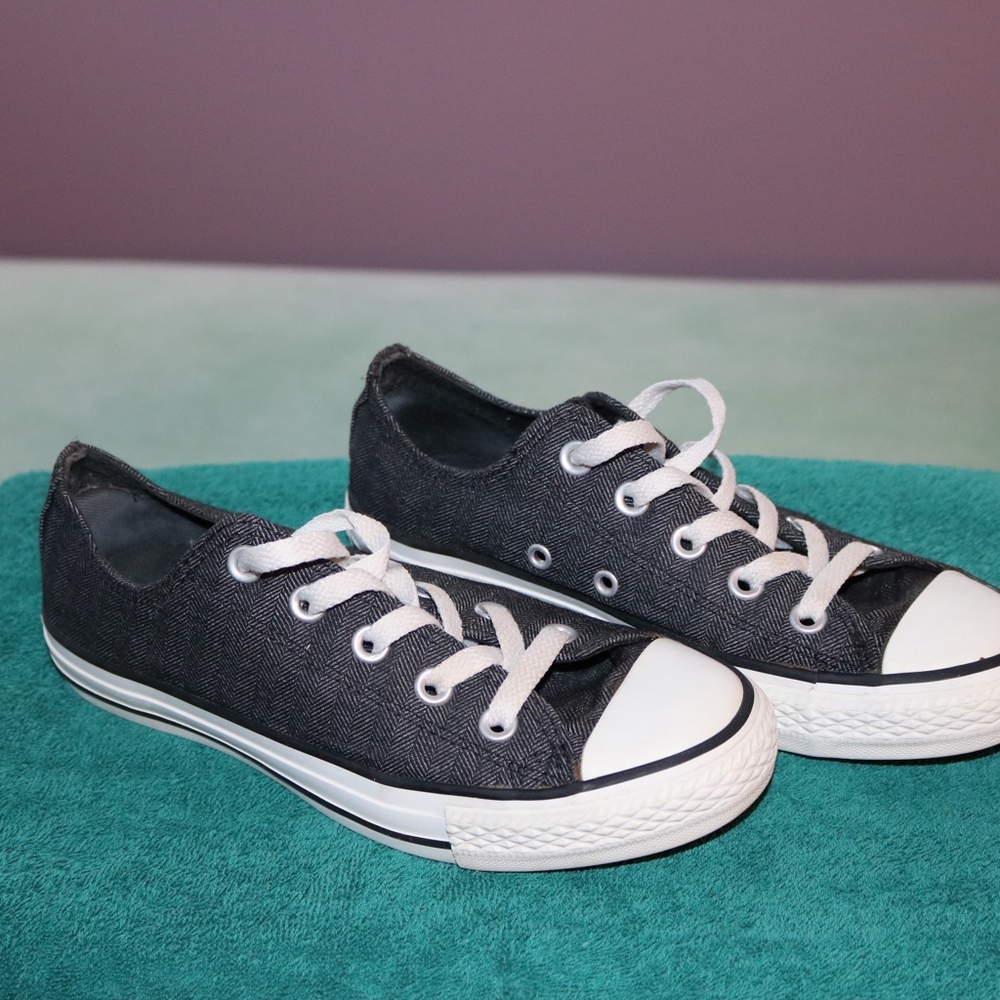 Converse low top